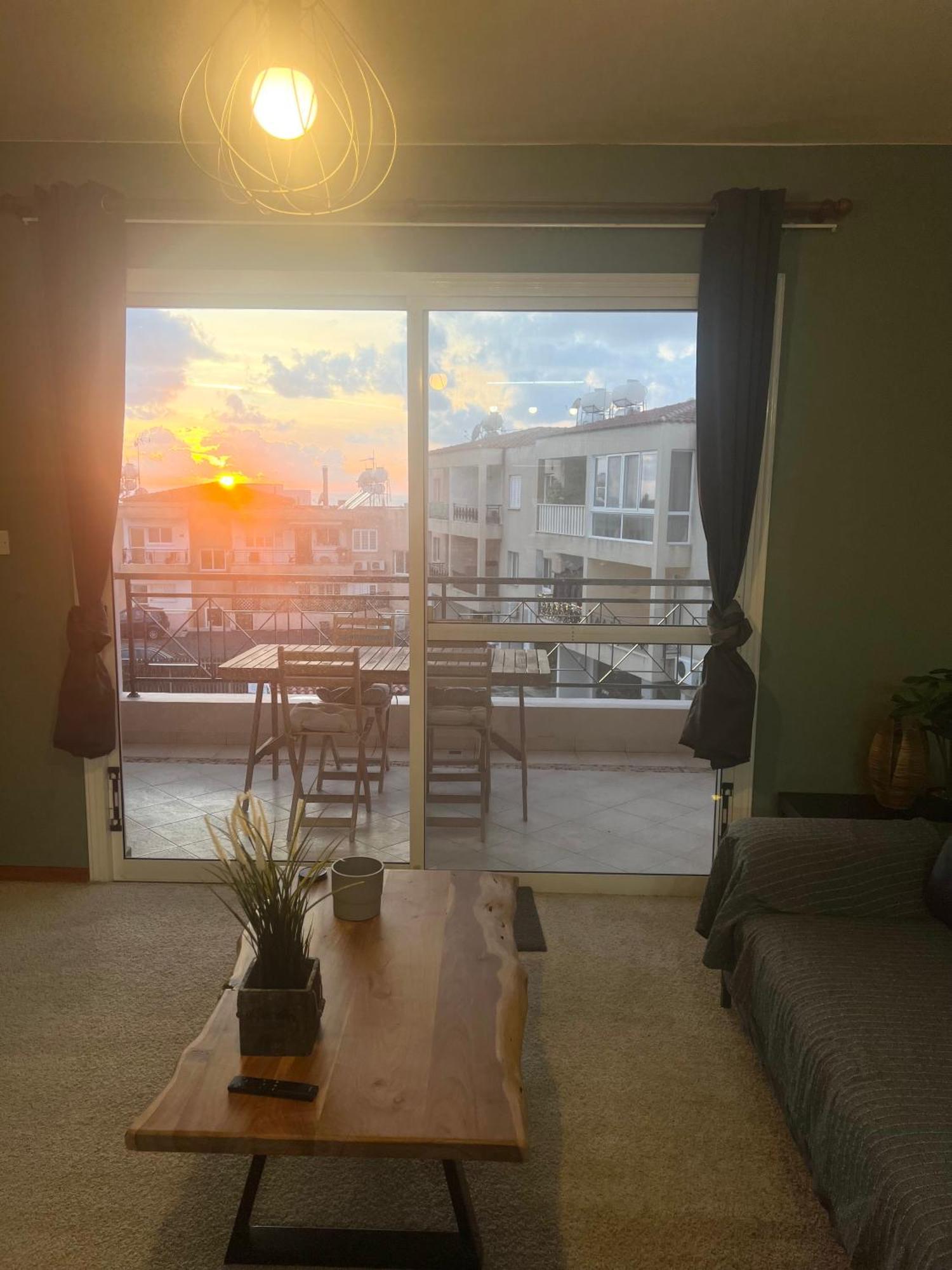 212 Apartment, A 2-Bedroom Escape Paphos Eksteriør billede